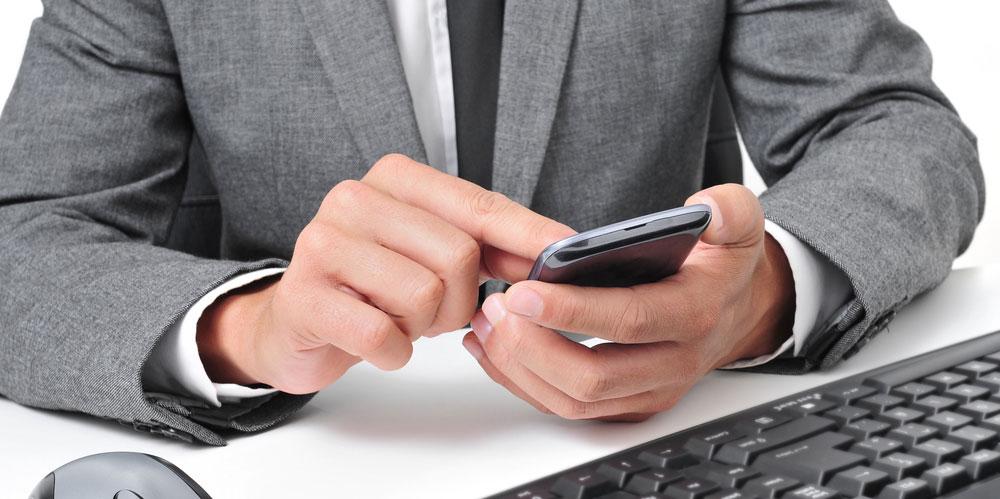 VoIP offers a number of mobility features to make it easy for remote employees to stay engaged. mobile VoIP employee